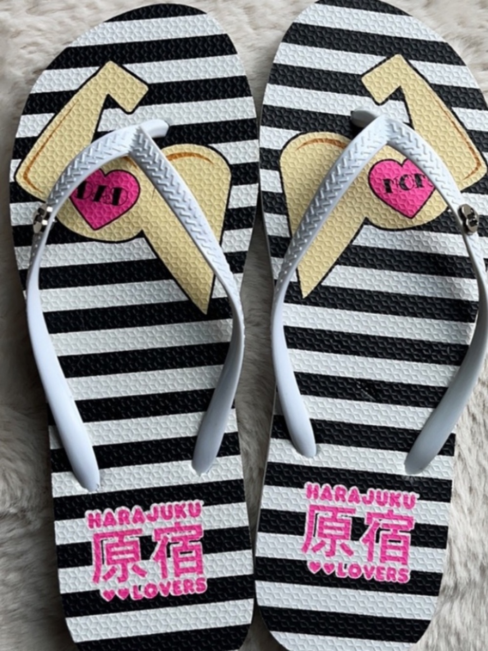 Hayaguku Lovers Gwen Stefani sz 3/4 Girls flip flops NWT - Picture 2 of 5